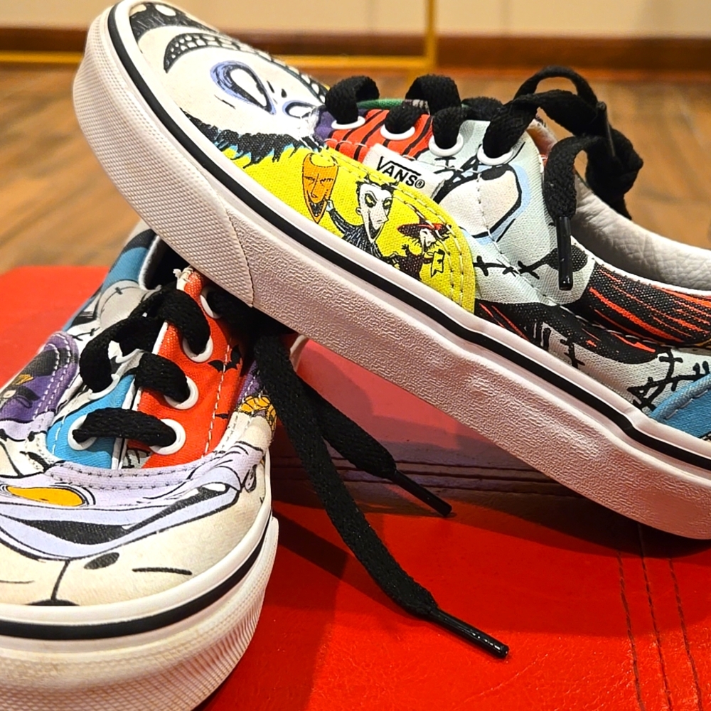 Vans Colorful Graphic Art Sneakers - Picture 4 of 7